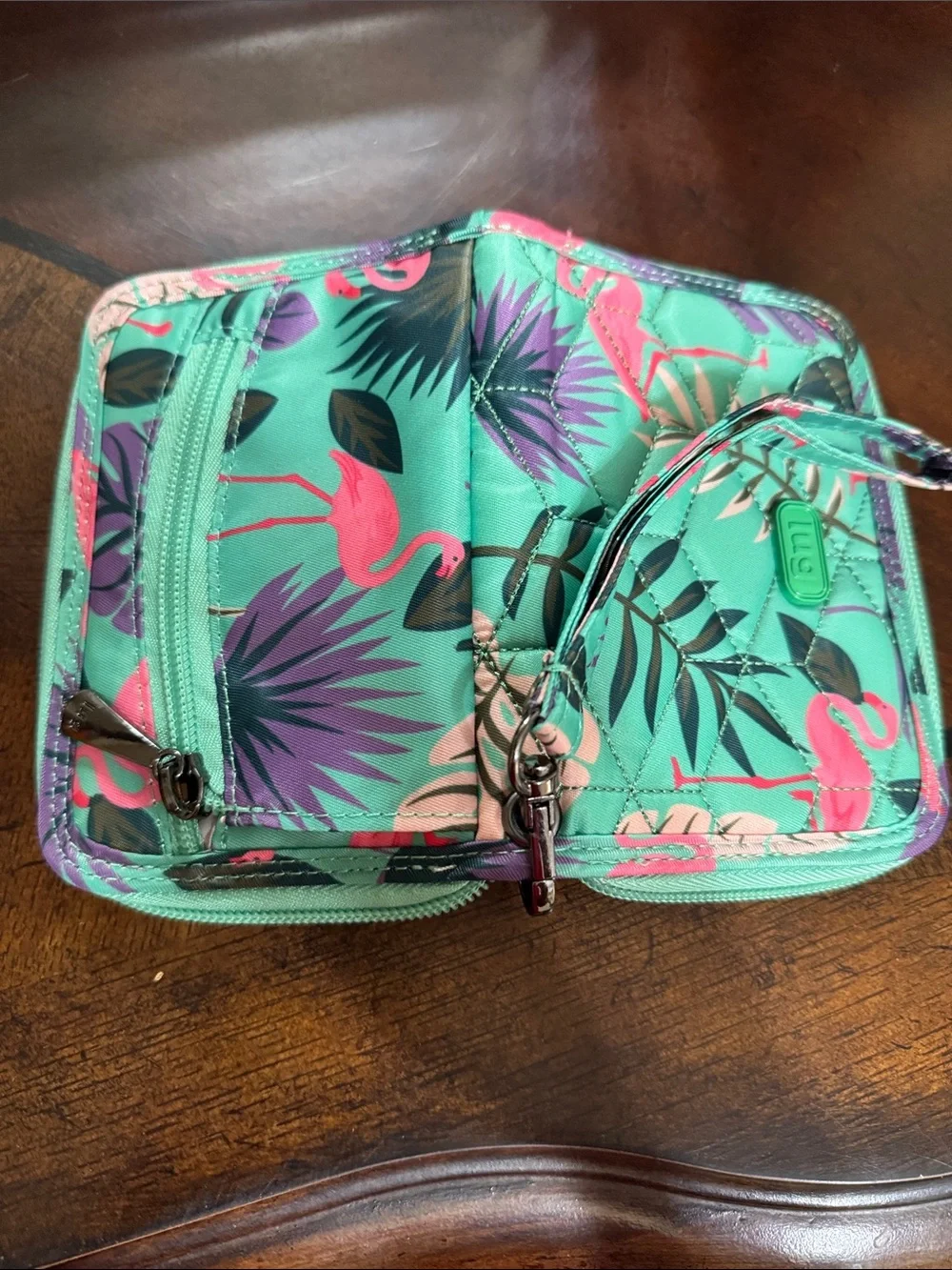 Lug wallet